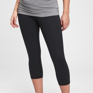 GAPfit maternity blackout technology under belly leggings